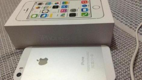 iPhone 5S Silver 16gb Globelocked White photo
