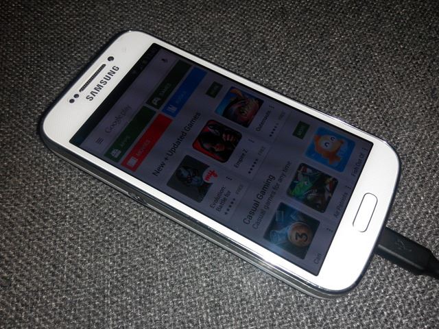 Samsung Galaxy S4 Zoom white 8gb photo