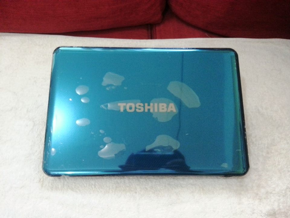 Toshiba satellite M840 core i3 2.50ghz 2gb Radeon HD 7600M 3rd gen gaming photo
