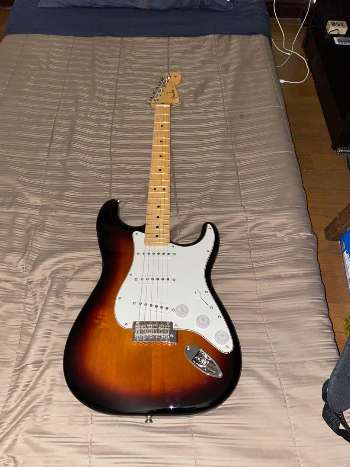 Fender Stratocaster Player Series MIM Sunburst