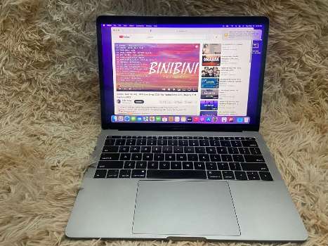 MacBook pro 13.3inch 2016 