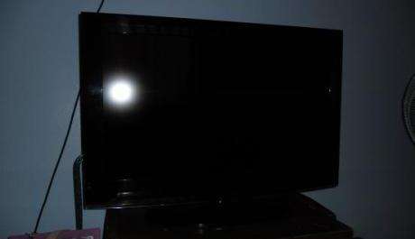 Tcl Flat screen tv 32 Sale or Swap photo
