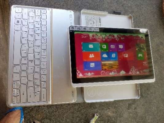 Acer aspire, detouchable, touch screen, photo