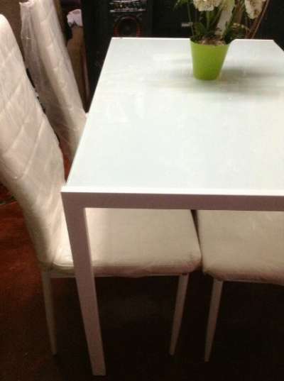 Dining Set of 4 chairs photo
