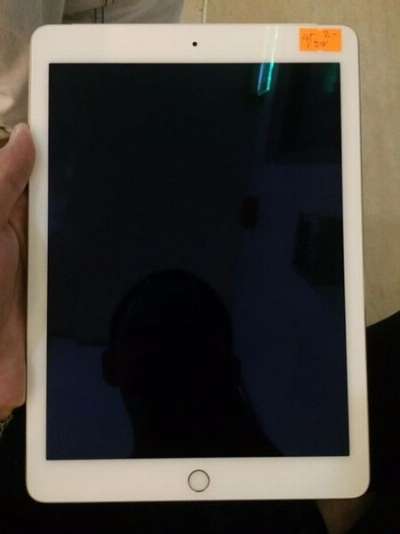Ipad air 2 128gb with cellular photo