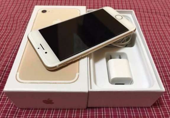 iPhone 7 Champagne Gold 32gb Factory Unlock photo