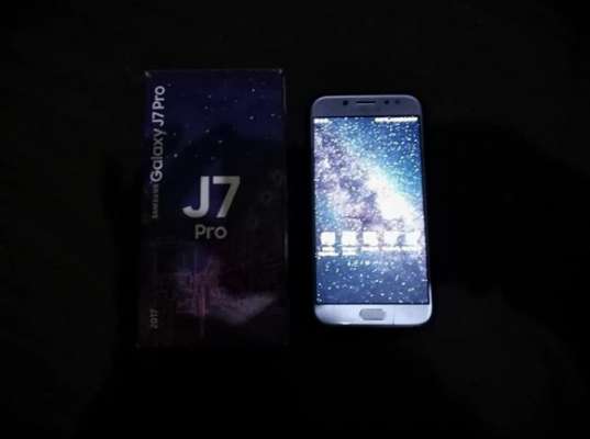 Samsung j7 pro blue photo