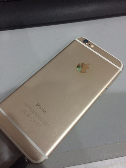Iphone 6 Gold (globe locked) photo