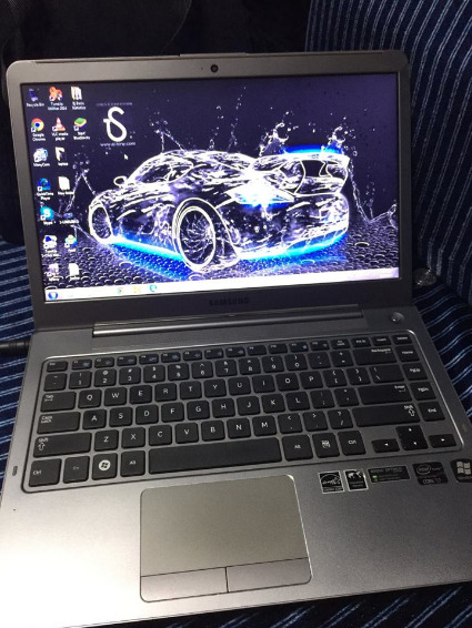 Samsung Series 5 NP530U4C Core i7-3517U 8gb ram 1TB HDD Ultrabook SLIM photo