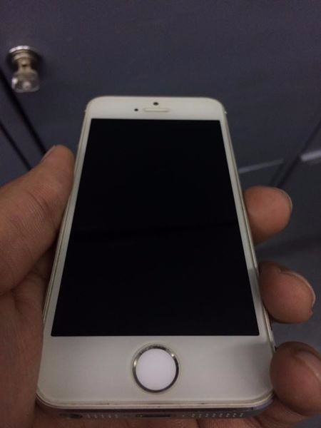 iPhone 5s Factory Unlocked photo
