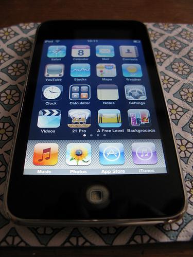 IPod Touch 2nd Gen 8GB with Glass Protector photo