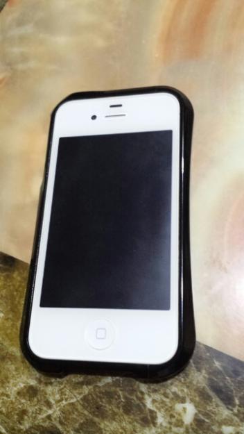 White 32GB Iphone 4s photo