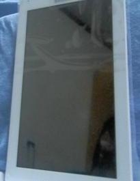 White Samsung Galaxy Tab 3 photo