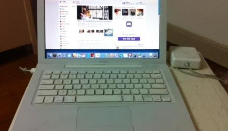 Apple Macbook 1 White photo