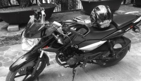 Motor Cycle Rouser Black 135 ls photo