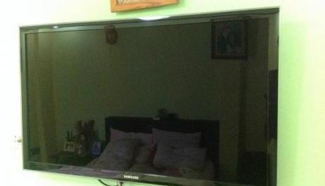 TV Samsung LED 37 inch w internet bluetooth ready photo