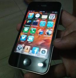Apple iPhone 4 16gb Black Factory Unlocked photo
