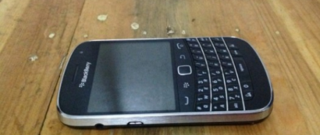 Blackberry Bold 9900 photo