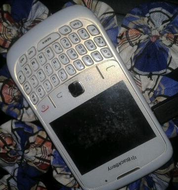 white blackberry 8520 photo