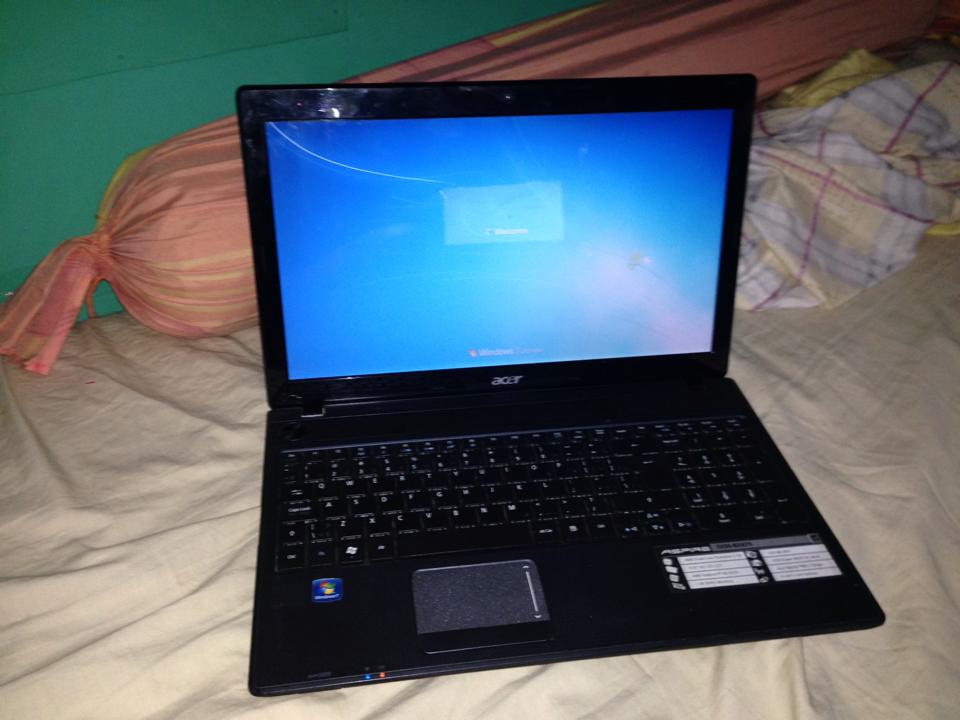 Acer aspire 5250-BZ479 laptop photo