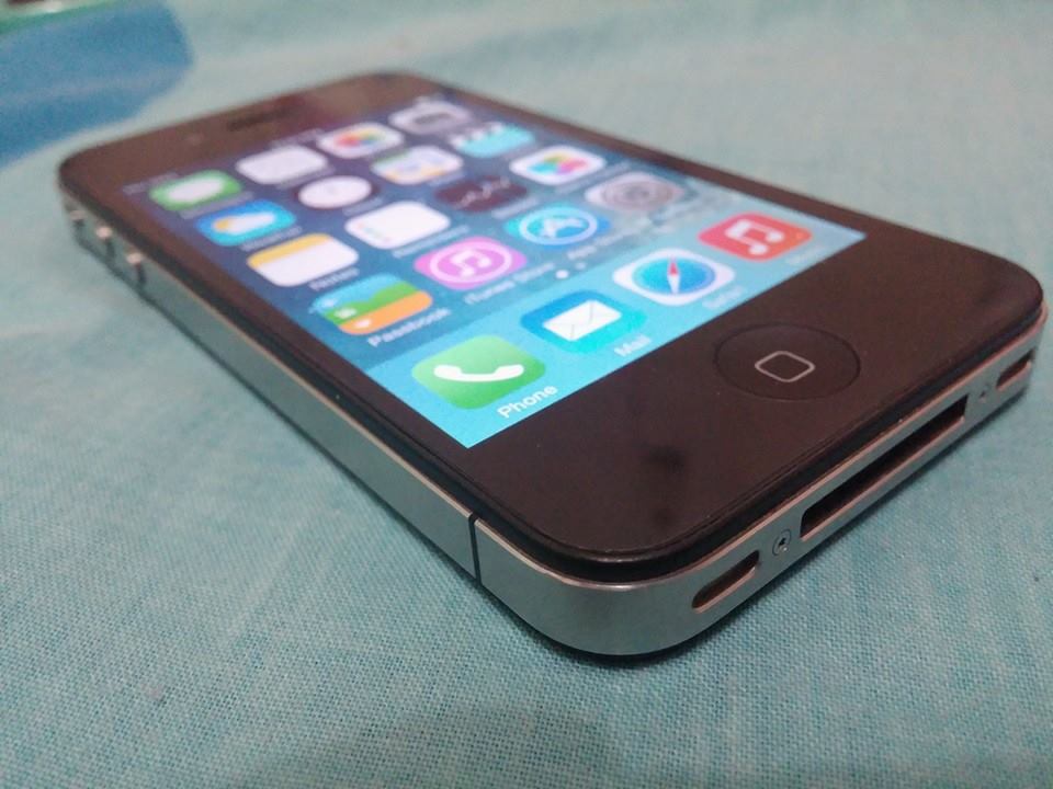 Apple iphone 4 32gb Black factory unlocked photo