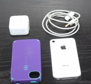 Apple Iphone 4S 32GB white smart locked photo