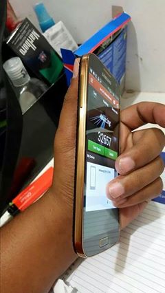 Samsung Galaxy S4 SHV E330K photo