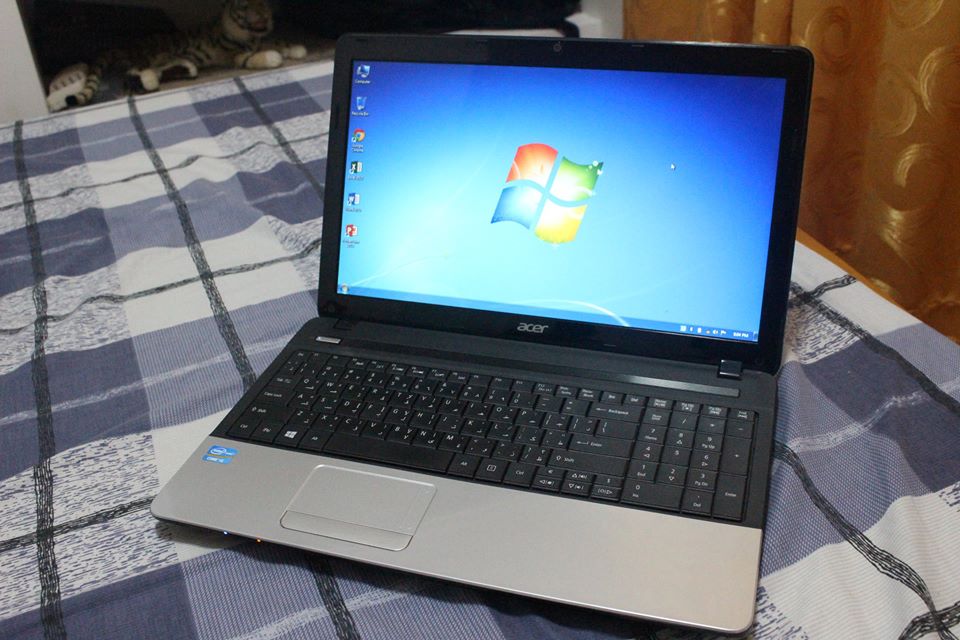 Acer Aspire E1-571 photo