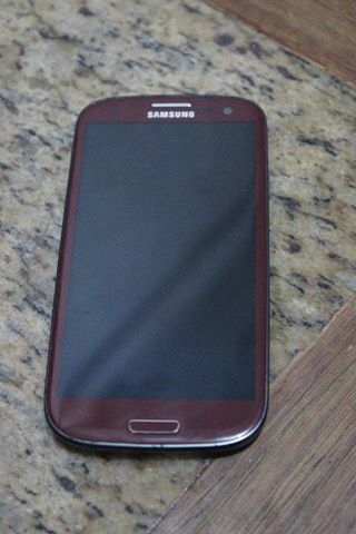 Samsung S3 GT-i9300 Garnet Red Special Color photo