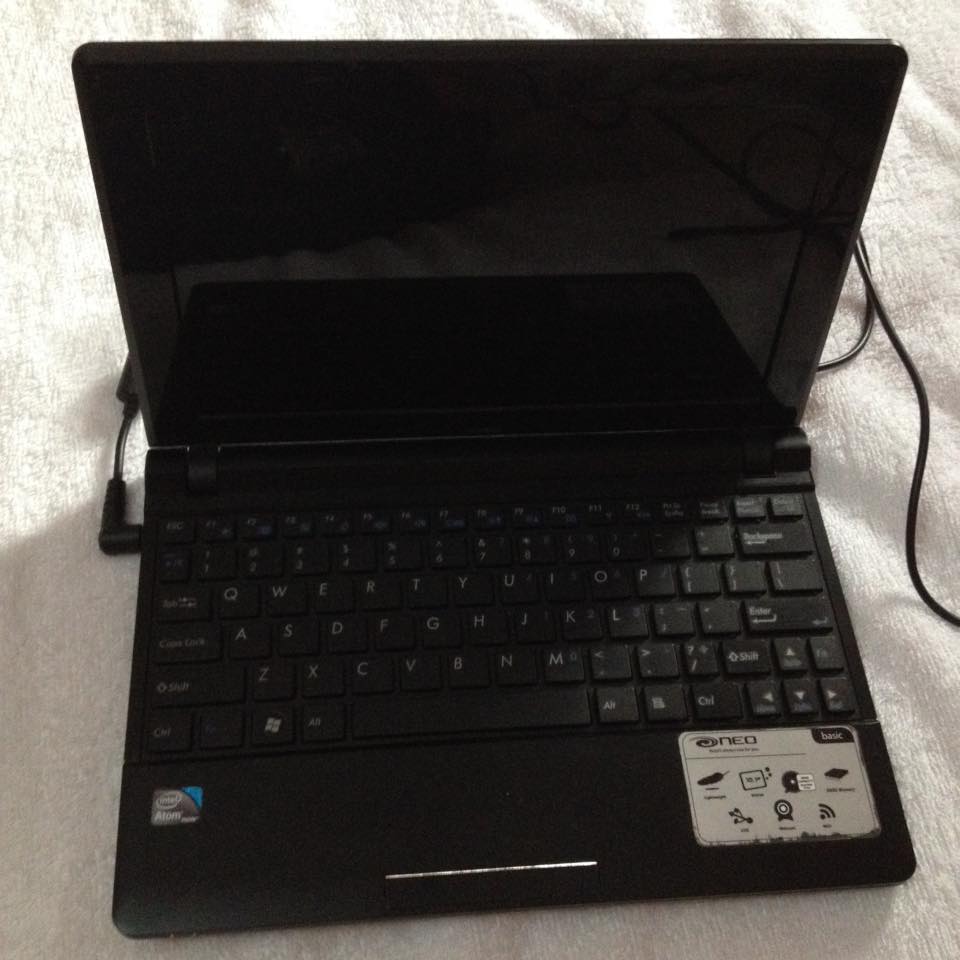 Neo Basic Netbook (mini laptop) photo