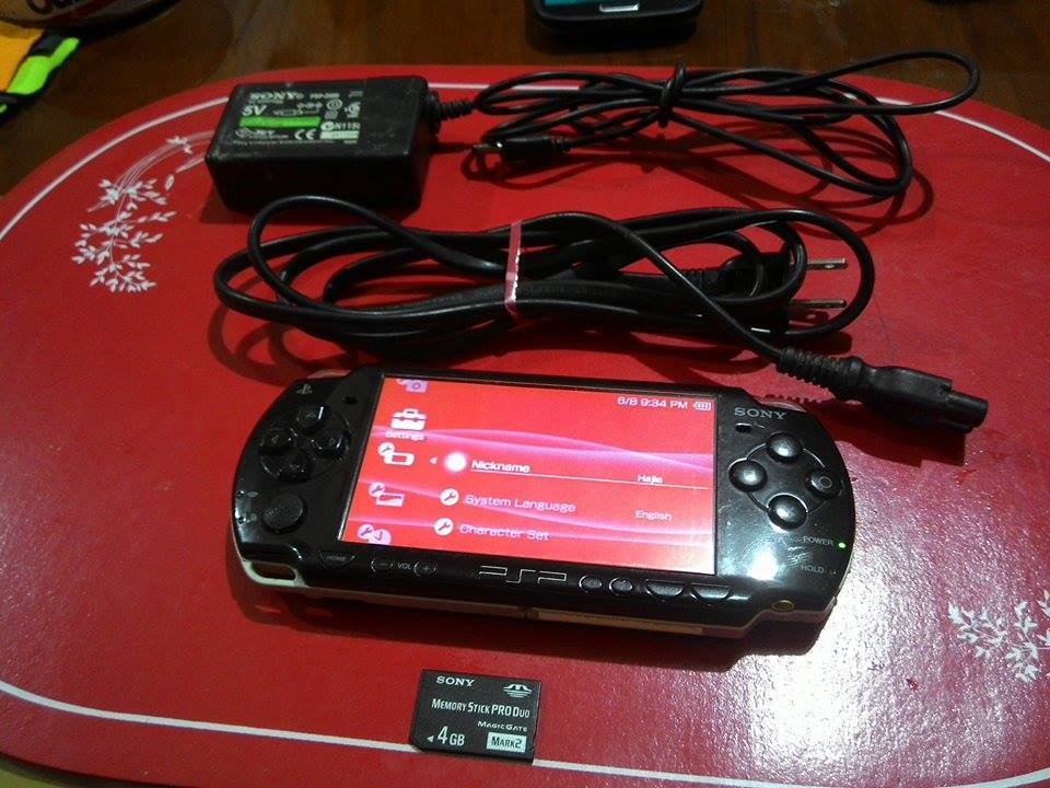 Sony PSP 2001 Slim Piano Black CSO ISO Ready 4GB 5.50 Prome-4 photo