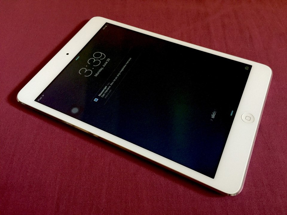 iPad Mini 2 with Retina Display 32GB Wifi - COMPLETE photo