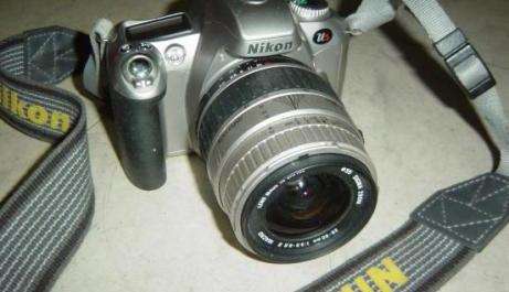 Nikon Us AF 35mm SLR Film Camera with 28-80mm Sigma MACRO Lens