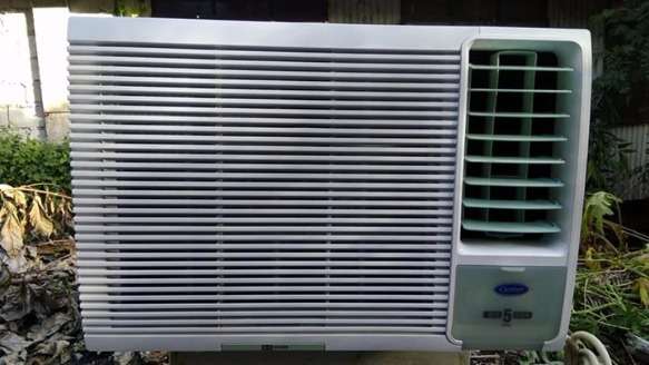 Aircon carrier 1.2hp with timer and fan plug
