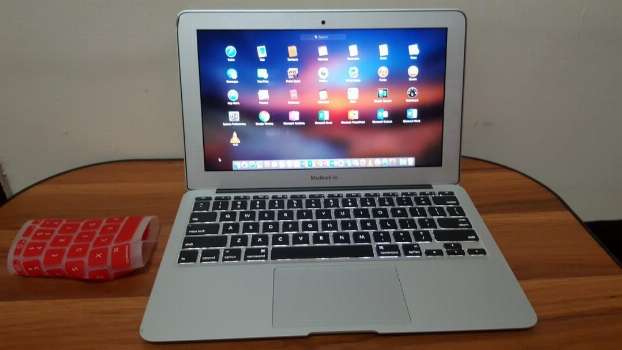 Macbook air 11 Inches 2012