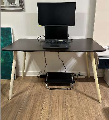 Sleek Office Table – Excellent Condition!