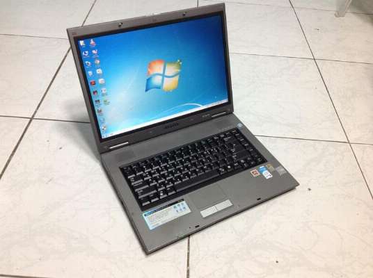 Samsung Core2 Duo Laptop photo