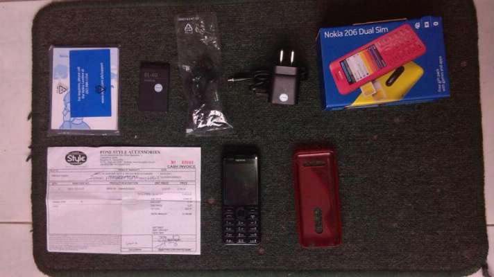 black nokia 20 dial sim photo