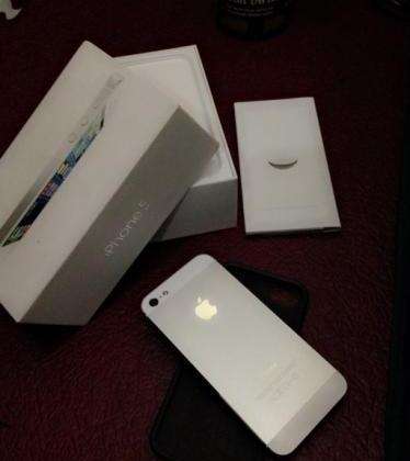 iPhone 5 White 16gb with Box same IMEI photo