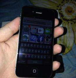 iphone 4s black smart locked photo