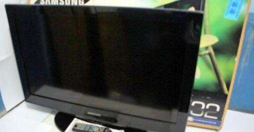 Samsung 32 inch LCD TV monitor photo