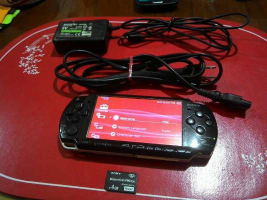 Sony PSP 2001 Slim Piano Black CSO ISO Ready 4GB 5.50 Prome-4 photo