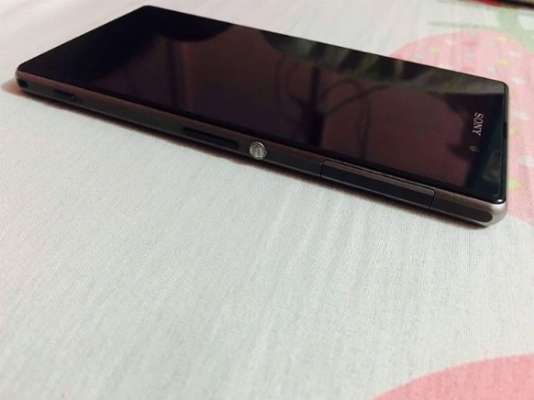 Sony Xperia Z1 black photo