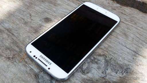 Samsung Galaxy S4 photo