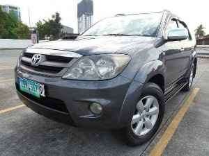 Toyota Fortuner photo
