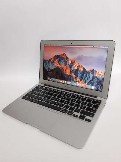MacBook Air (11-inch 2013) photo