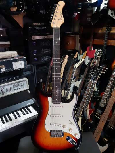 Bacchus stratocaster guitar photo