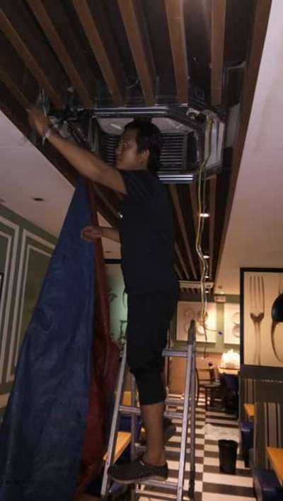 AIRCON, EXHAUST AND CHILLER CLEANING AND REPAIR SERVICES photo
