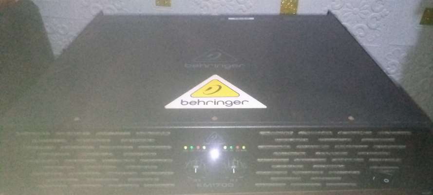 Beringer KM1700 power ampli photo