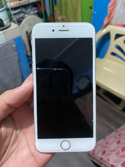 iPhone 6s Silver 64gb photo